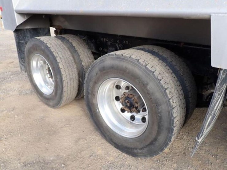 2024-western-star-49x-image-61
