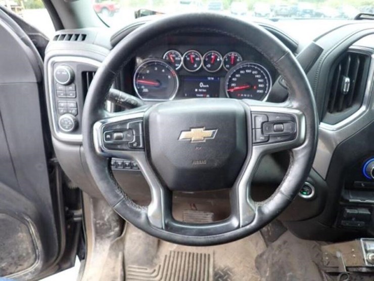 2022-chevrolet-silverado-2500hd-image-13