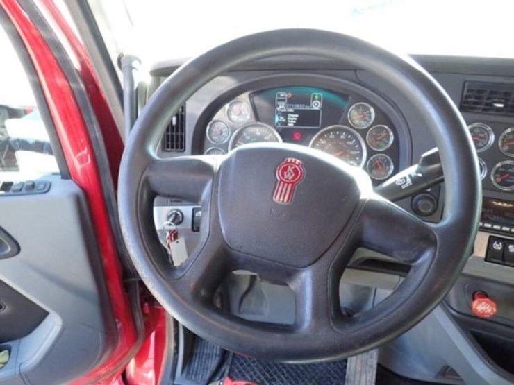 2021-kenworth-t880-image-18