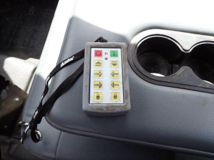 2023-ford-f650-image-22