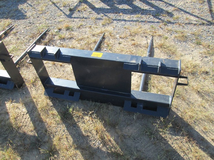 #46109-•-unused-jct-skid-steer-hay-fork-inv#46109-image-3