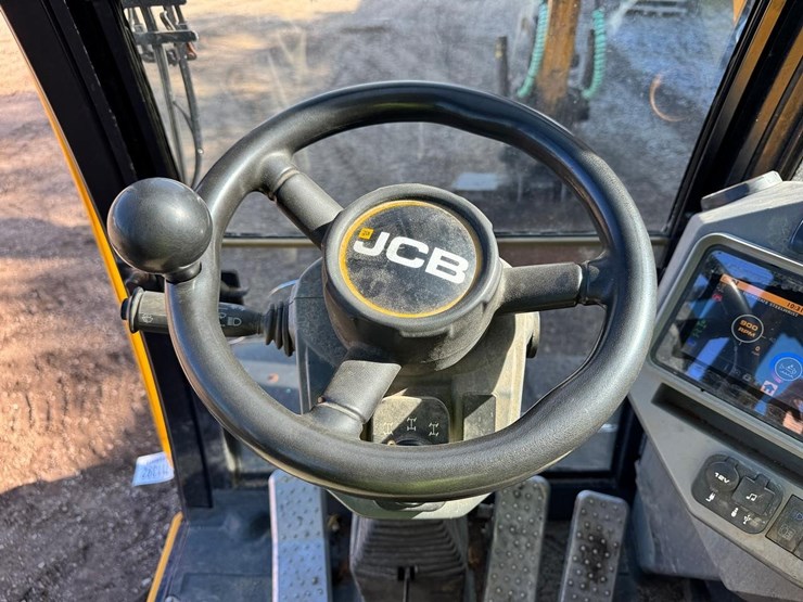 2017-jcb-hydradig-110w-image-23
