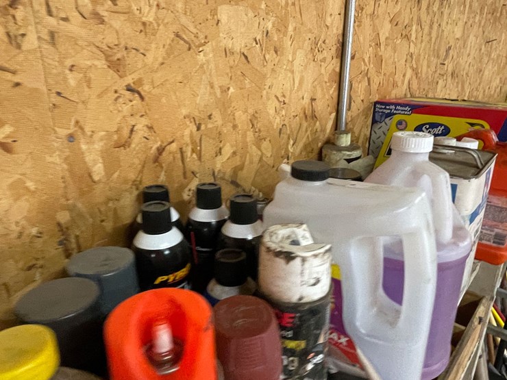 #9226-•-top-shelf-contents-image-16