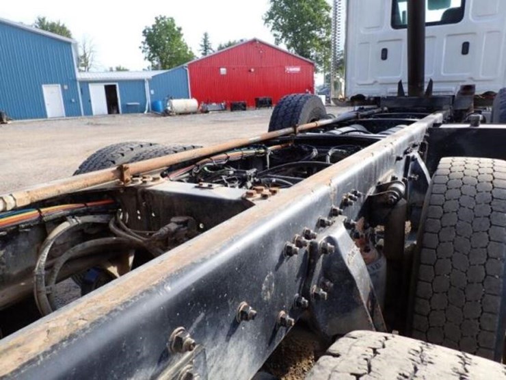 2024-western-star-49x-image-75