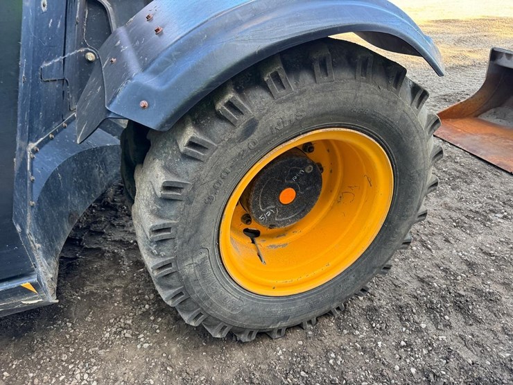 2017-jcb-hydradig-110w-image-18