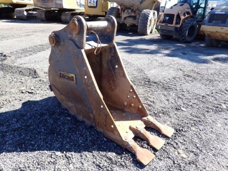 2025-deere-250g-lc-image-3