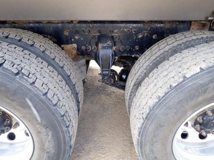 2024-western-star-49x-image-52