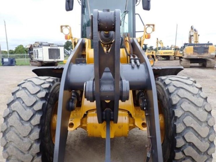 2014-deere-624k-image-30
