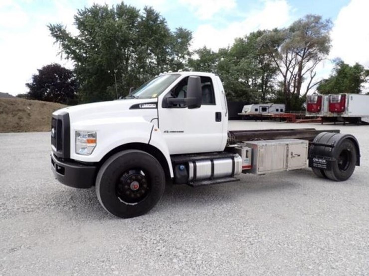 2023-ford-f650-image-1