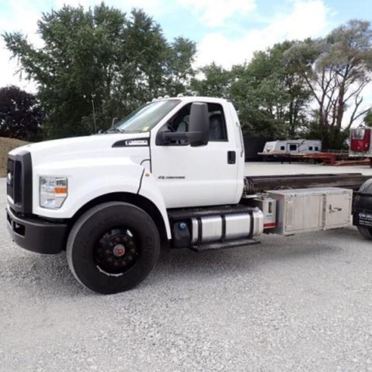 2023 FORD F650