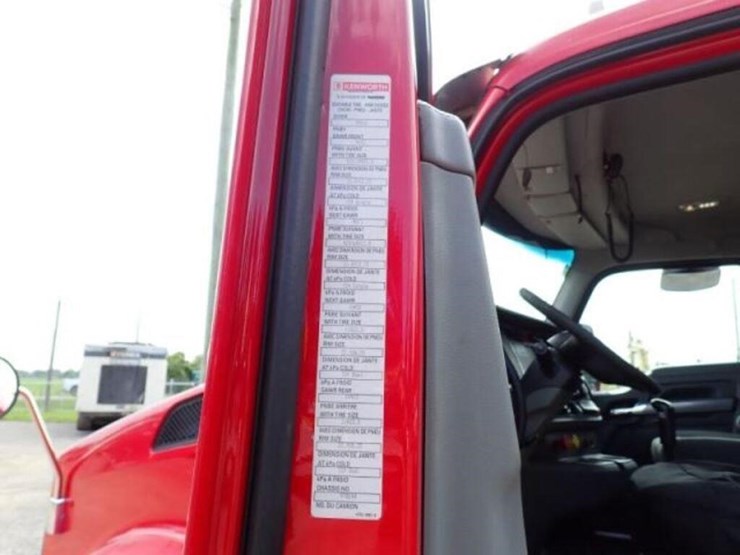 2016-kenworth-t880-image-10