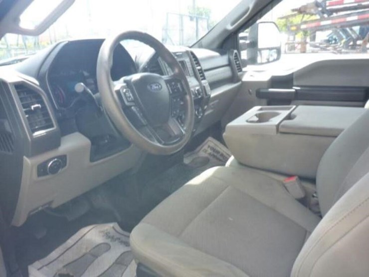 2019-ford-f350-xl-image-10
