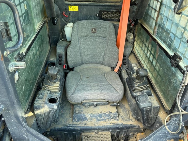 deere-317g-image-23
