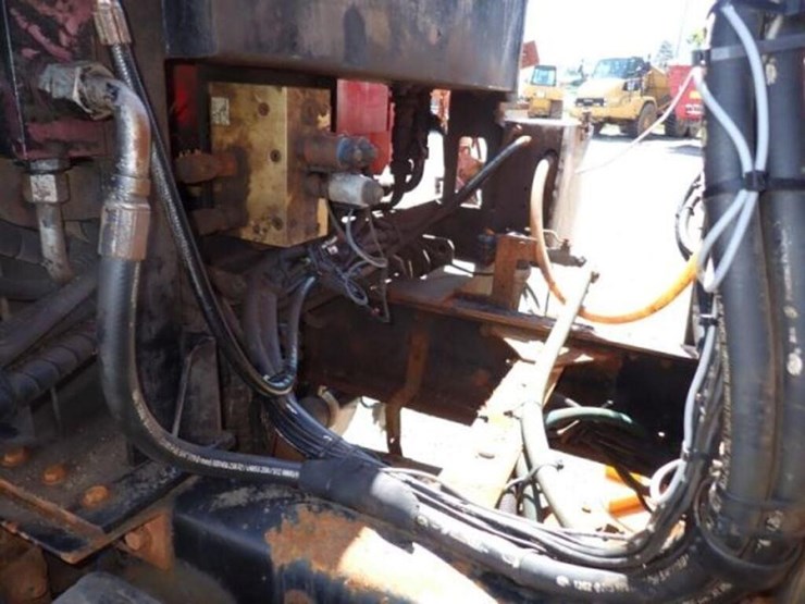 2015-freightliner-108sd-image-56