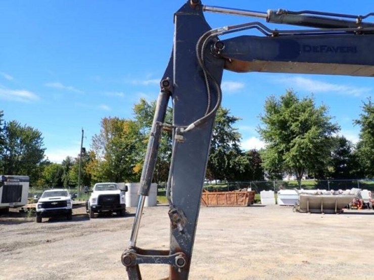 2014-deere-85g-image-23