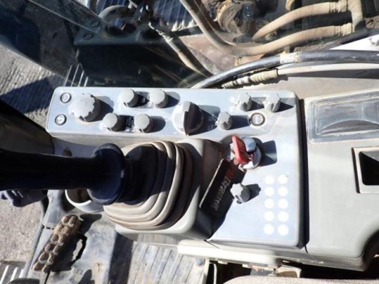 2014-deere-350g-lc-image-14