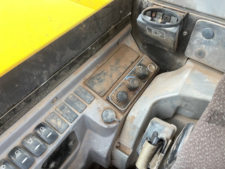 #9153-•-jcb-85-excavator-image-29