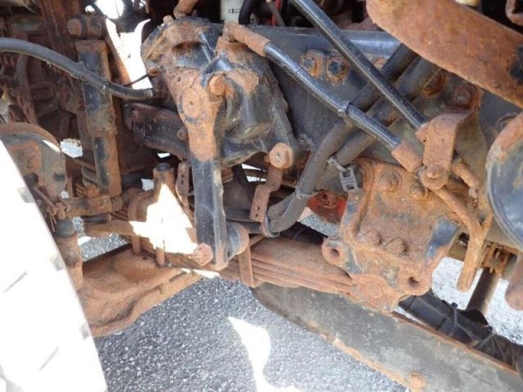 2015-freightliner-108sd-image-37