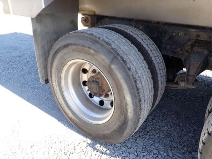 2024-western-star-49x-image-58