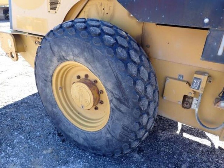 2011-caterpillar-cs44-image-35