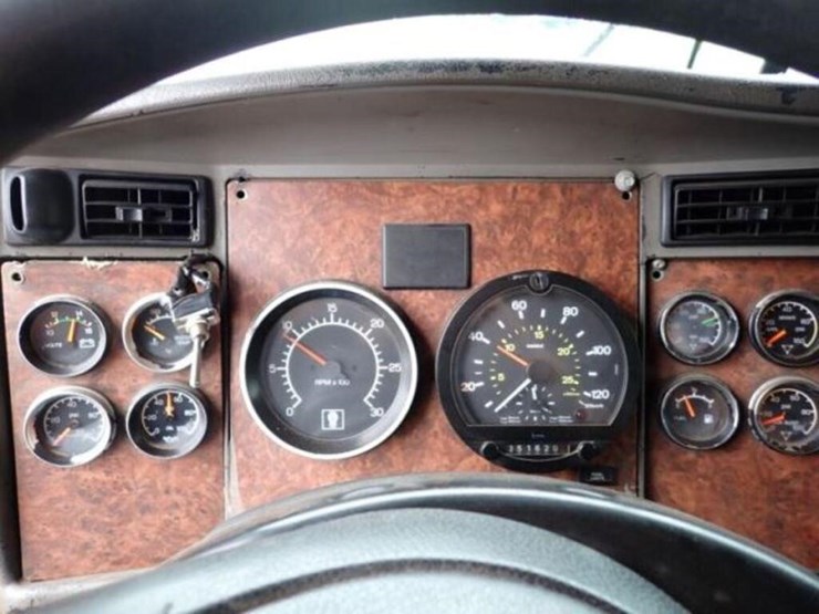 2006-kenworth-t800-image-13