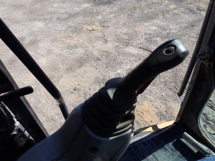 2014-deere-85g-image-15