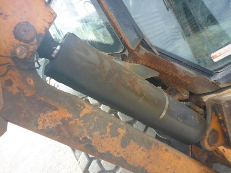 2012-case-580sn-wt-image-40