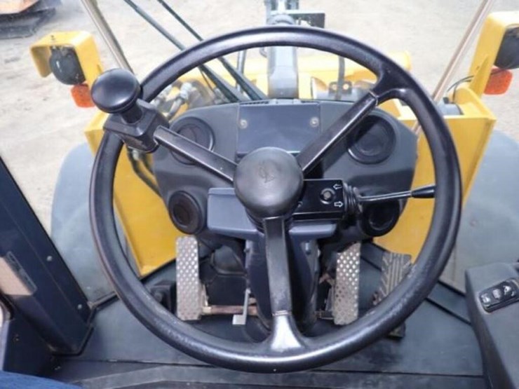 2014-deere-624k-image-14
