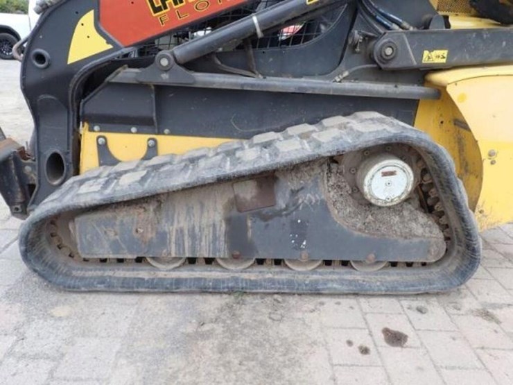 2015-new-holland-c232-image-28