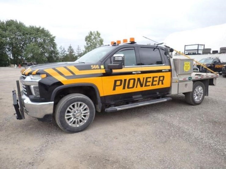 2022-chevrolet-silverado-2500hd-image-1