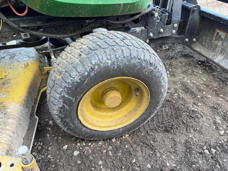 john-deere-x580-image-15