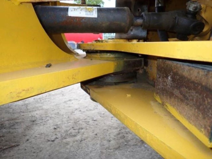 2014-deere-624k-image-41
