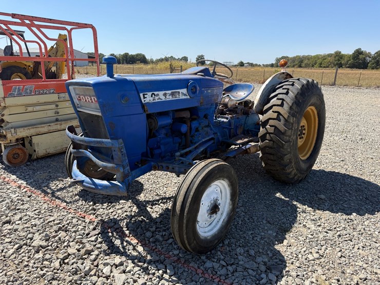 ford-tractor-image-1