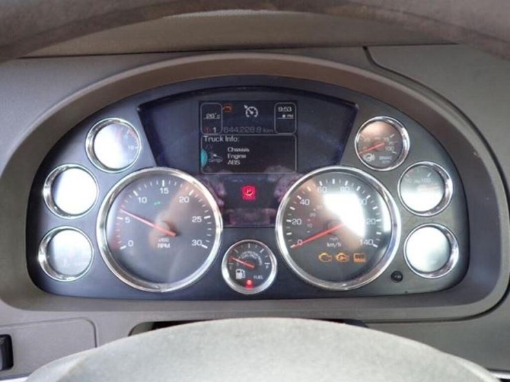 2016-kenworth-t880-image-16