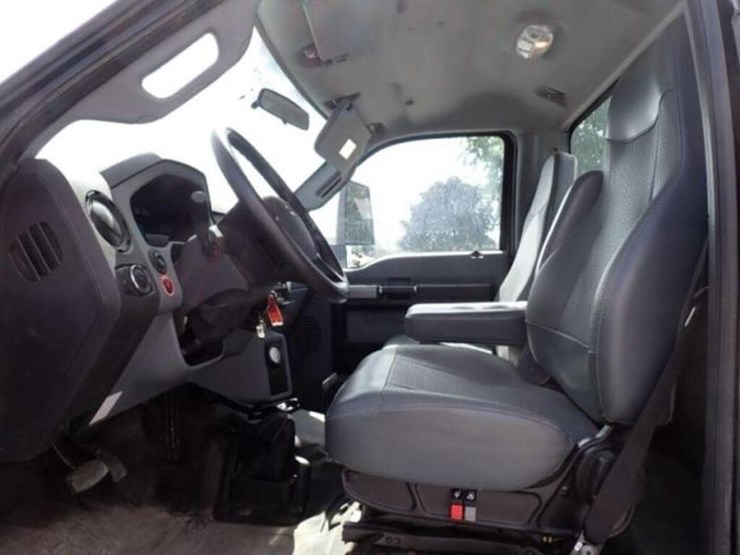 2023-ford-f650-image-24