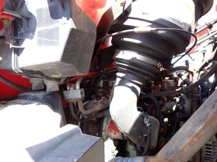 2015-freightliner-108sd-image-35