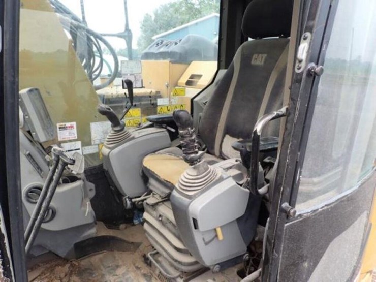 2017-caterpillar-315fl-image-17