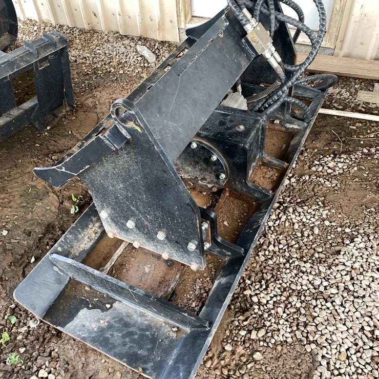 #9166 • Skidsteer Vibrator/Compactor