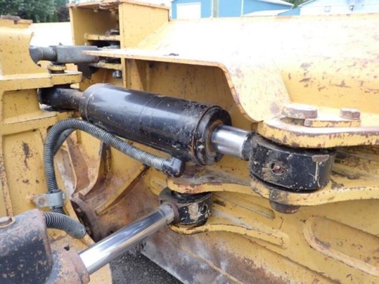 2013-caterpillar-d6n-xl-image-35