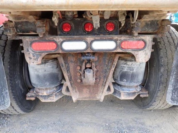2024-western-star-49x-image-56