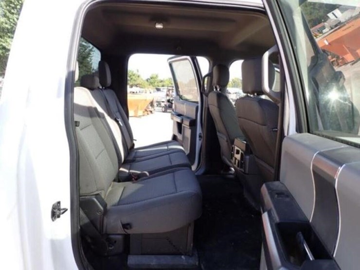 2020-ford-f250-xlt-image-24