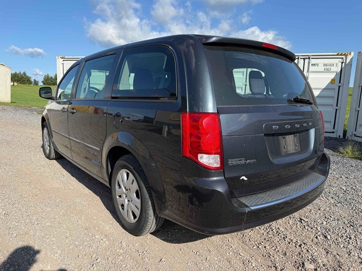 2014-dodge-grand-caravan-image-3