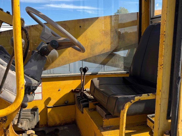 jcb-520m-image-21