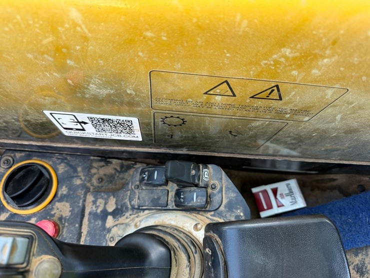 jcb-525-60-image-23