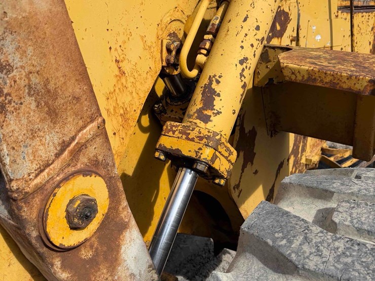 caterpillar-930-image-12
