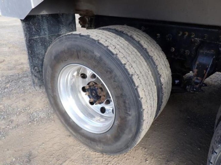 2024-western-star-49x-image-58