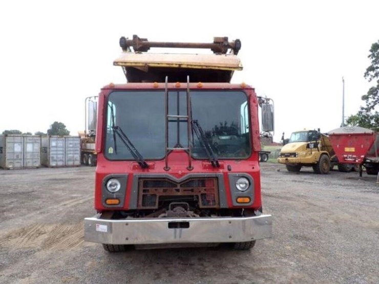 2017-mack-mru613-image-2