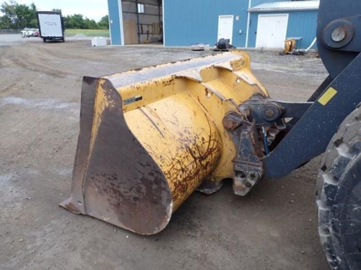 2014-deere-544k-image-23