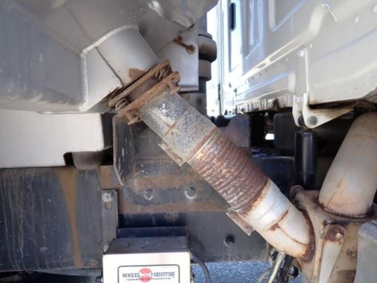 2024-western-star-49x-image-67