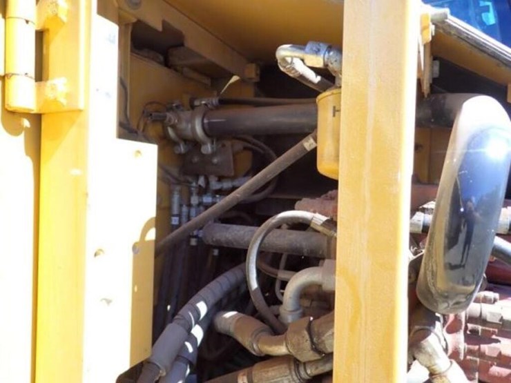 2014-deere-85g-image-61